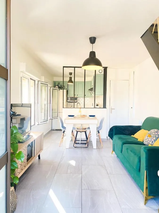 Aerohome - Appart Confort - Aeroport D Orly A Proximite - Parking Athis-Mons
